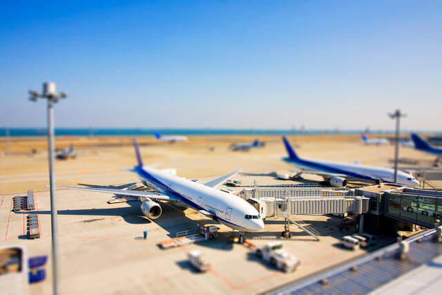 大手航空会社ANAやJALのマイルは、LCCでも獲得できる！クレジットカードでマイルを貯める方法も