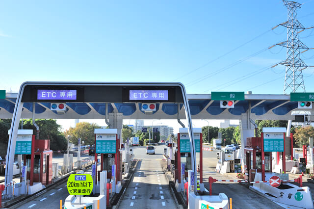 クレジットカードでお得に利用できる!ETCカードと車載器について
